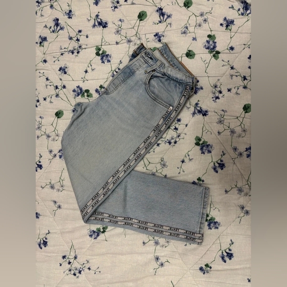 Levi's Denim - Levi's Light Blue Ankle Jeans with Logo Trim